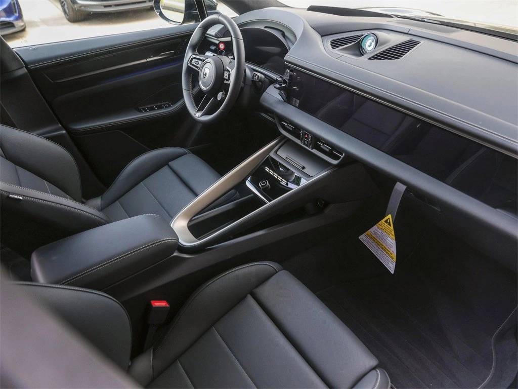 2025 Porsche Macan Turbo Electric