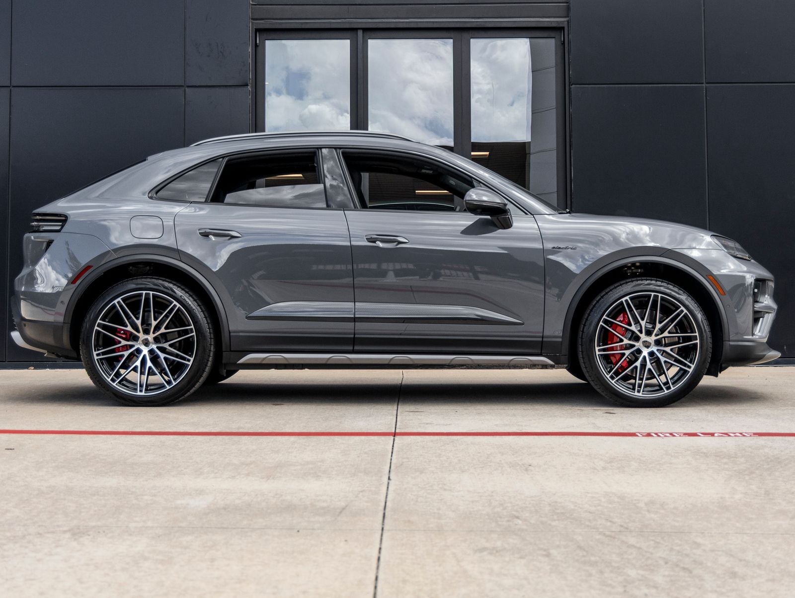 2026 Porsche Macan Macan Turbo Electric