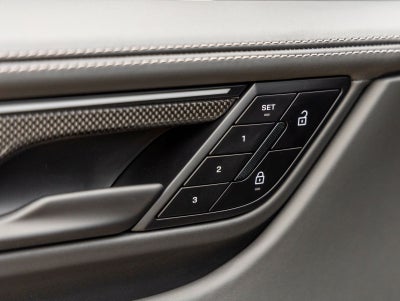 2026 Porsche Macan Macan Turbo Electric