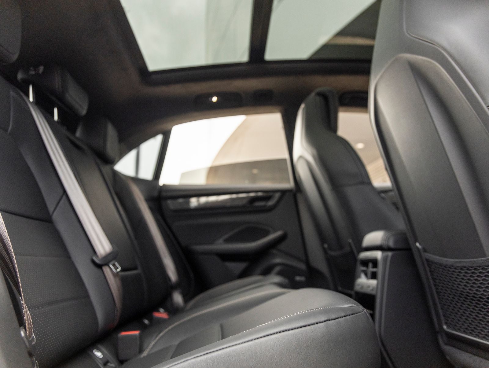 2026 Porsche Macan Macan Turbo Electric
