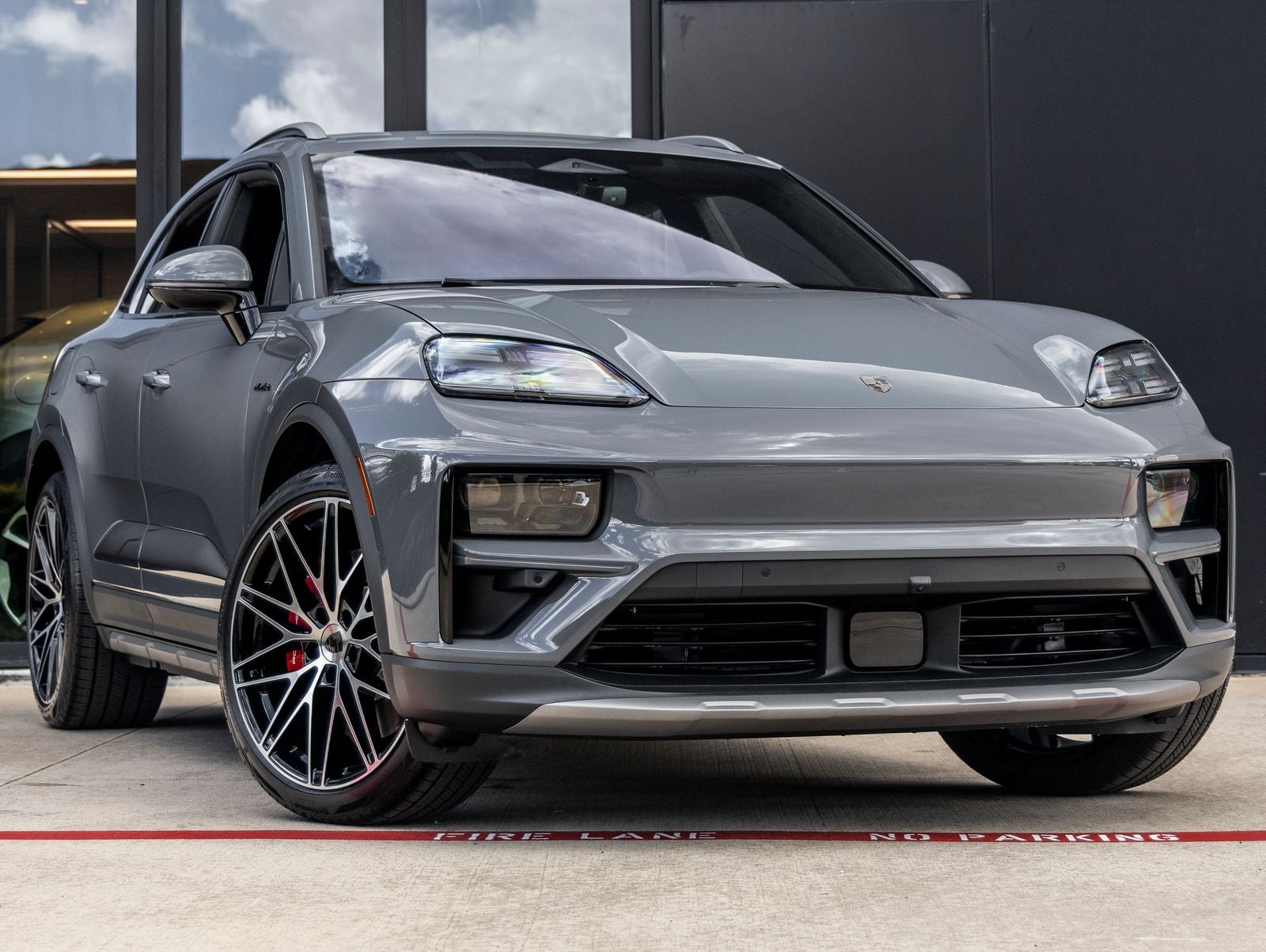 2026 Porsche Macan Macan Turbo Electric