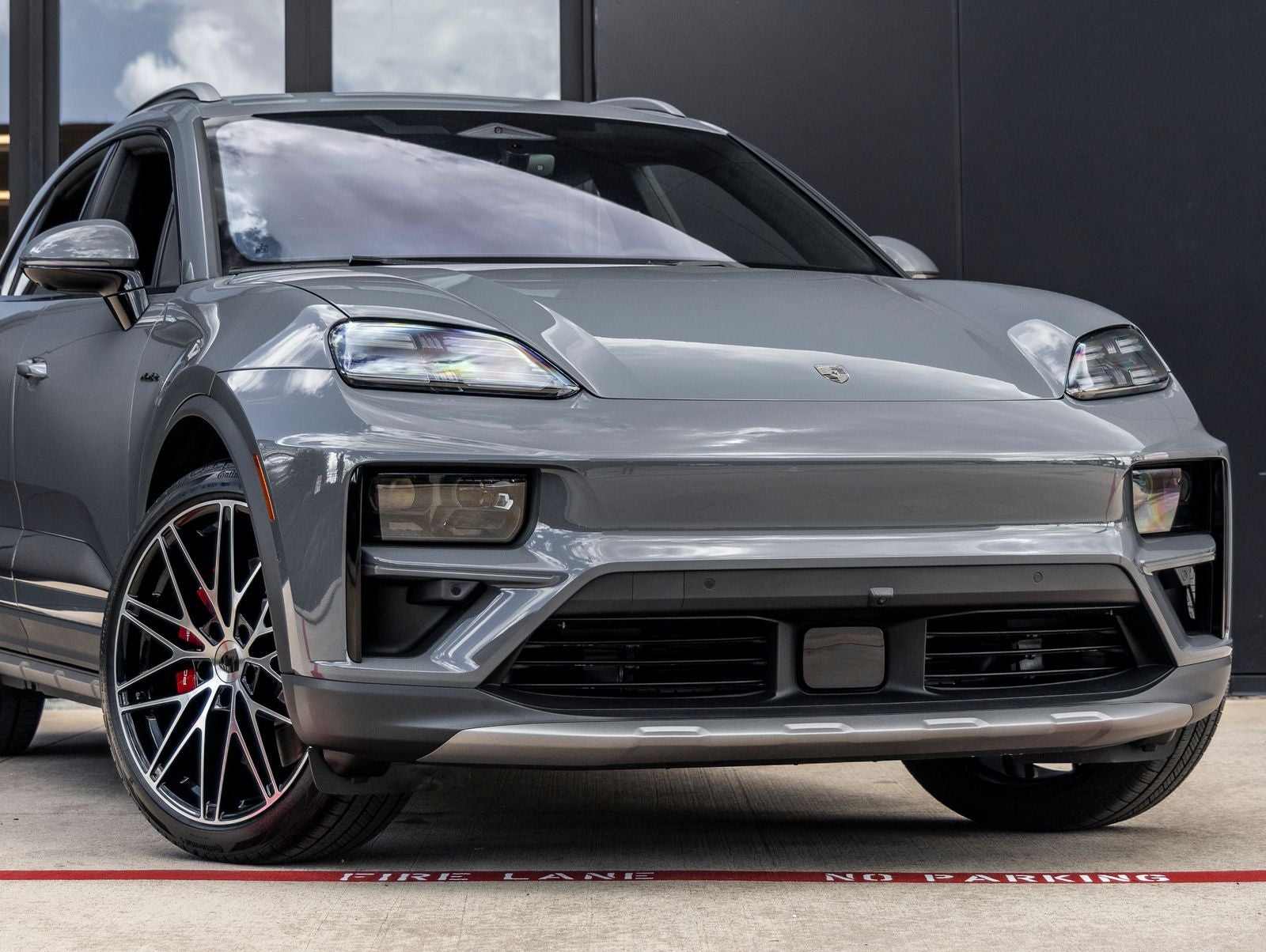 2026 Porsche Macan Macan Turbo Electric