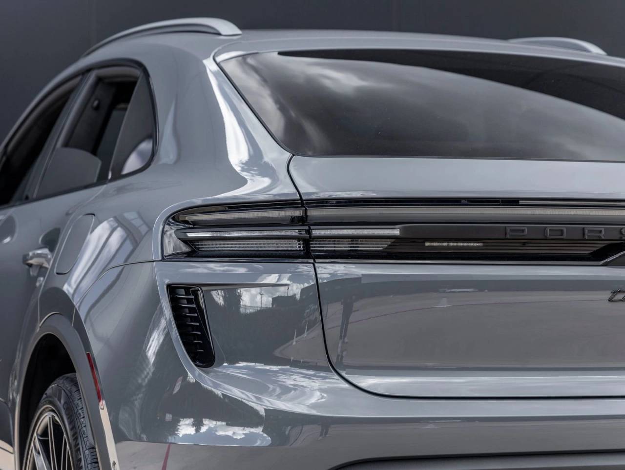 2026 Porsche Macan Macan Turbo Electric