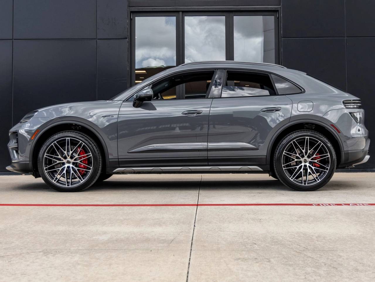 2026 Porsche Macan Macan Turbo Electric