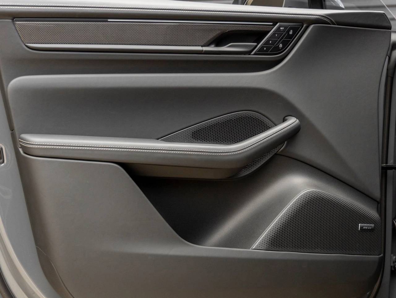 2026 Porsche Macan Macan Turbo Electric