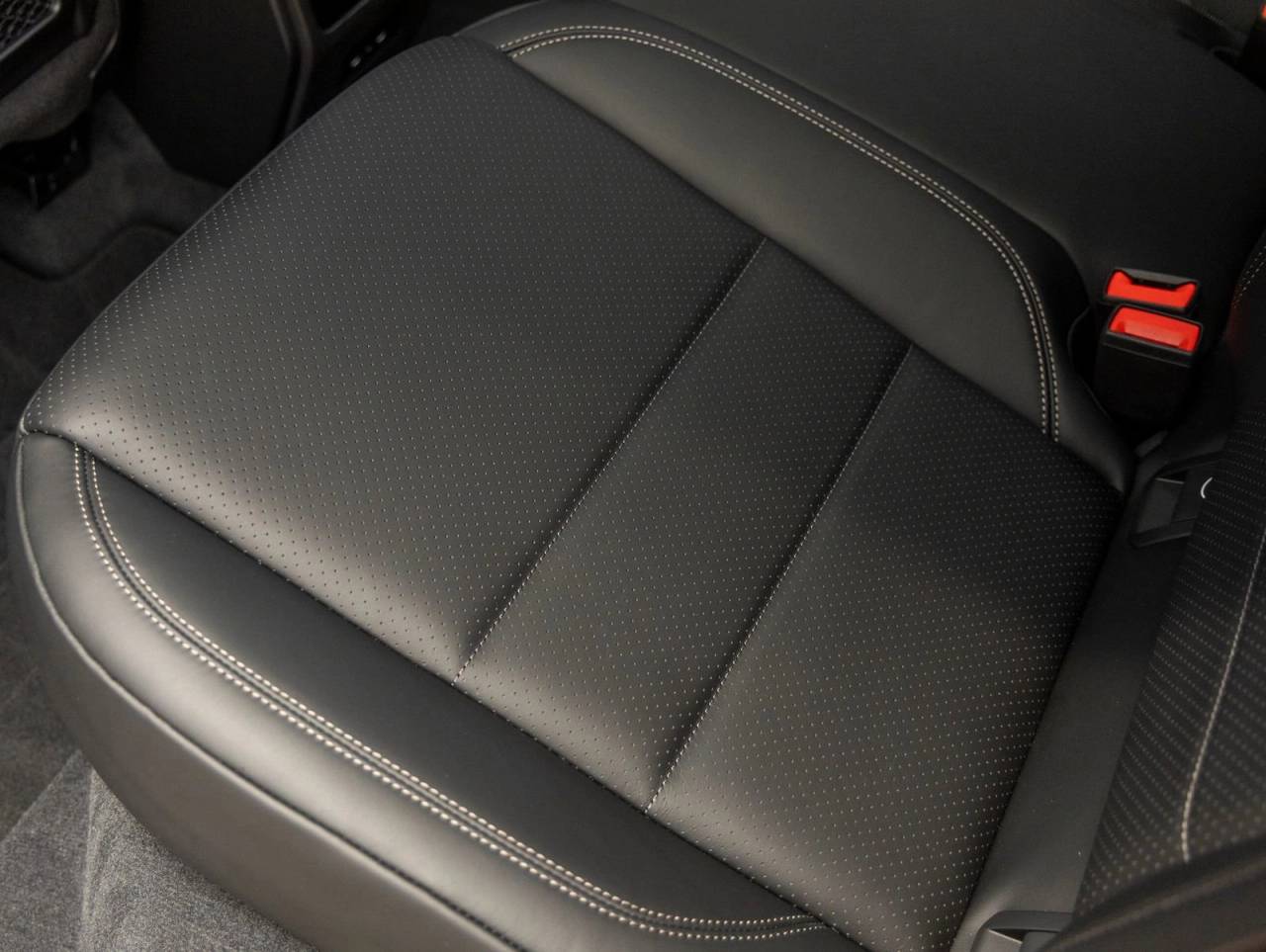 2026 Porsche Macan Macan Turbo Electric