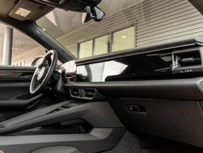 2026 Porsche Macan Macan Turbo Electric