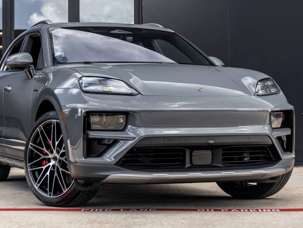 2026 Porsche Macan Macan Turbo Electric