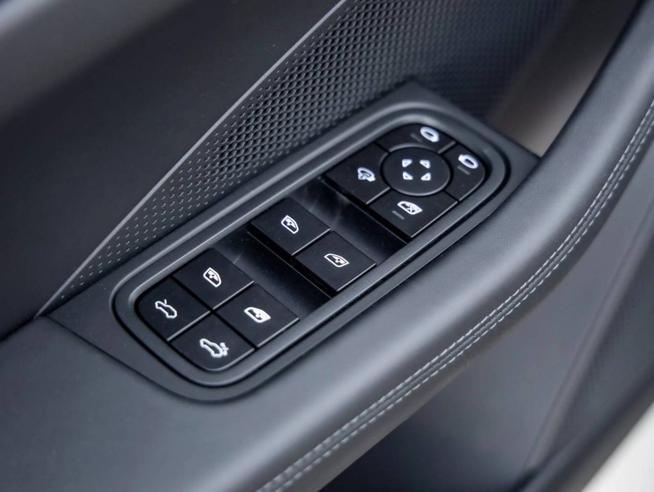 2025 Porsche Macan Electric Macan Electric