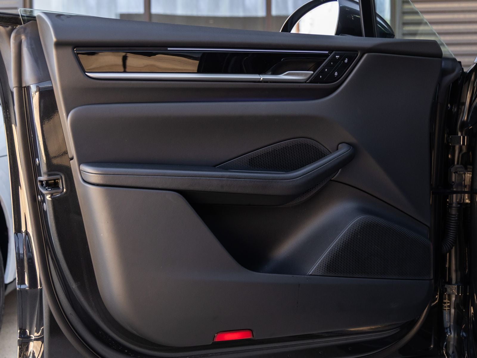 2025 Porsche Macan Electric