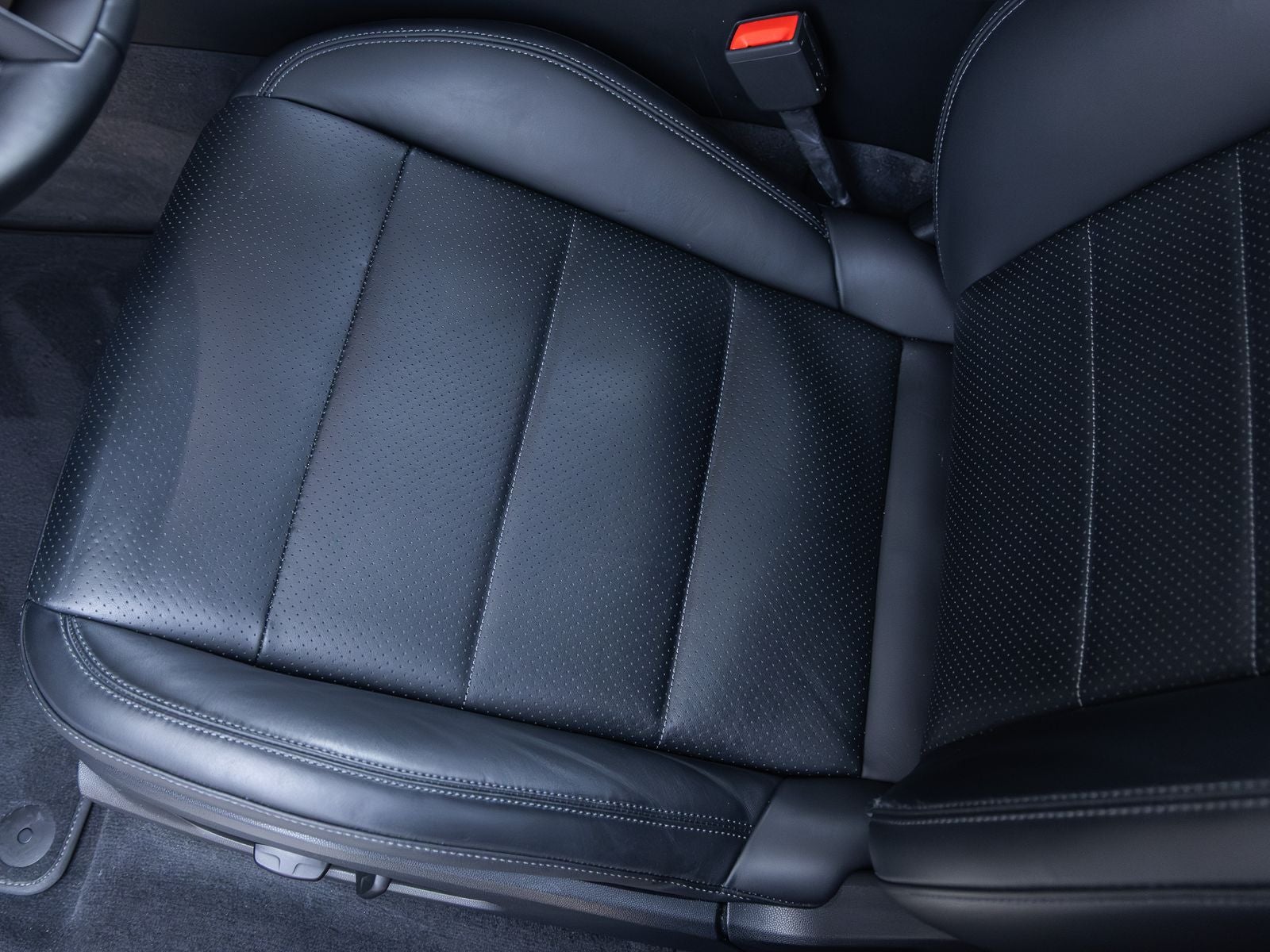 2025 Porsche Macan Electric