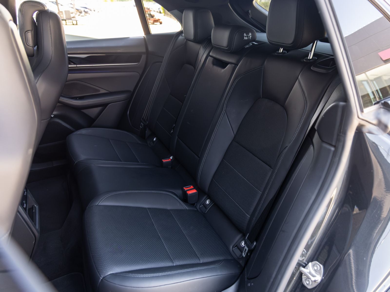 2025 Porsche Macan Electric