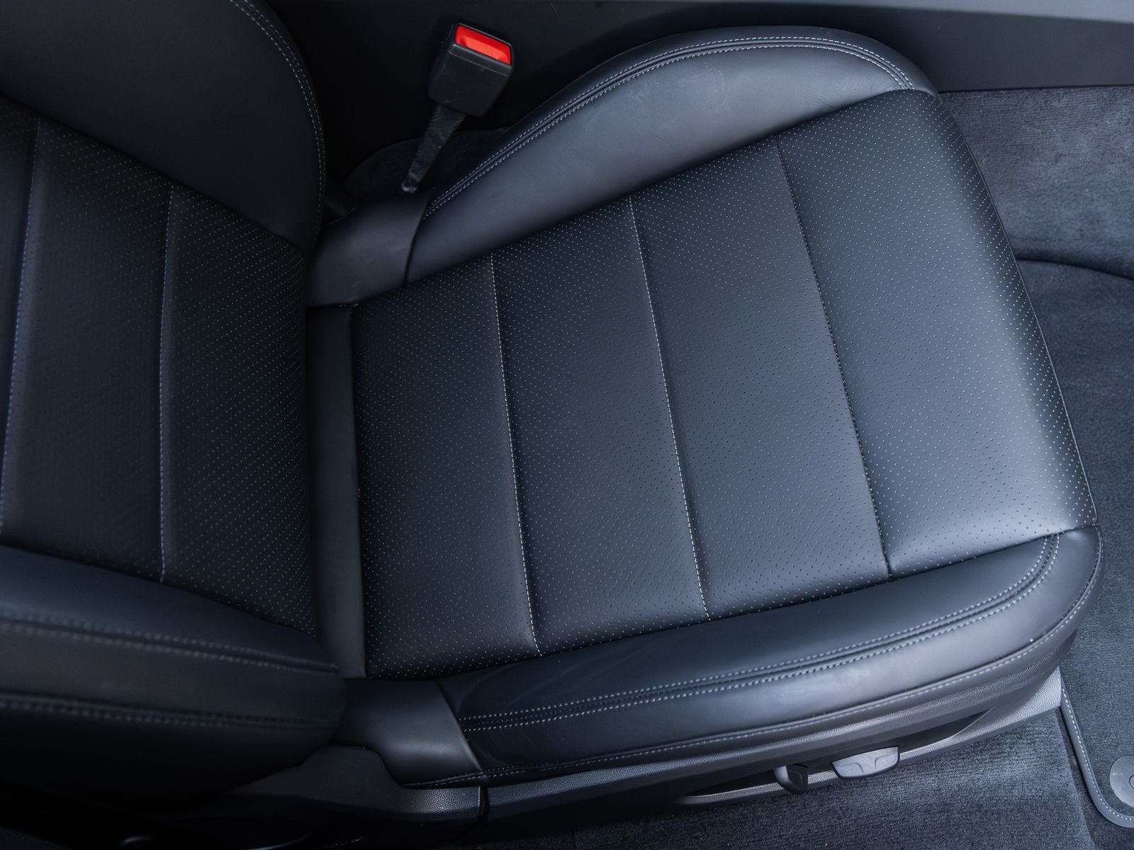 2025 Porsche Macan Electric