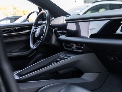 2025 Porsche Macan Electric