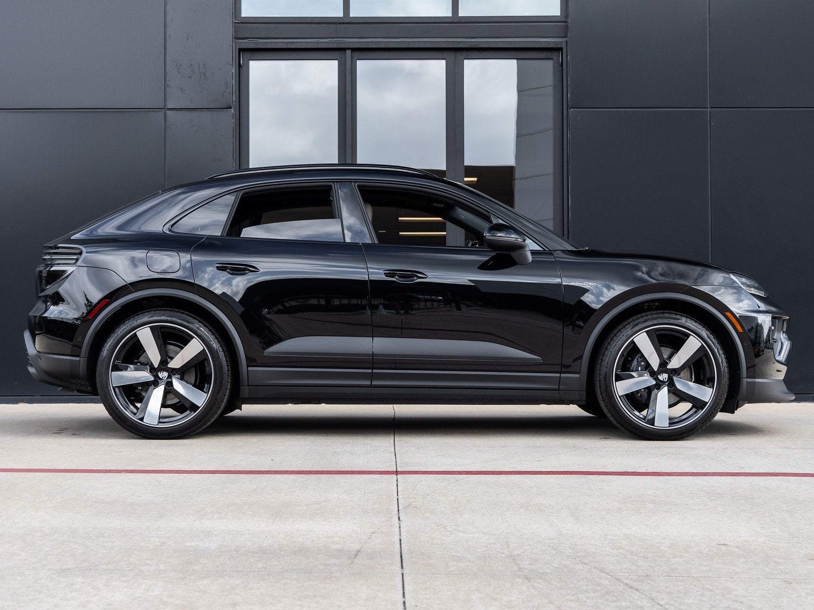 2025 Porsche Macan Electric Electric