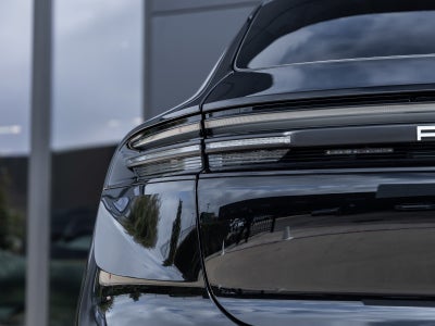 2025 Porsche Macan Electric Electric