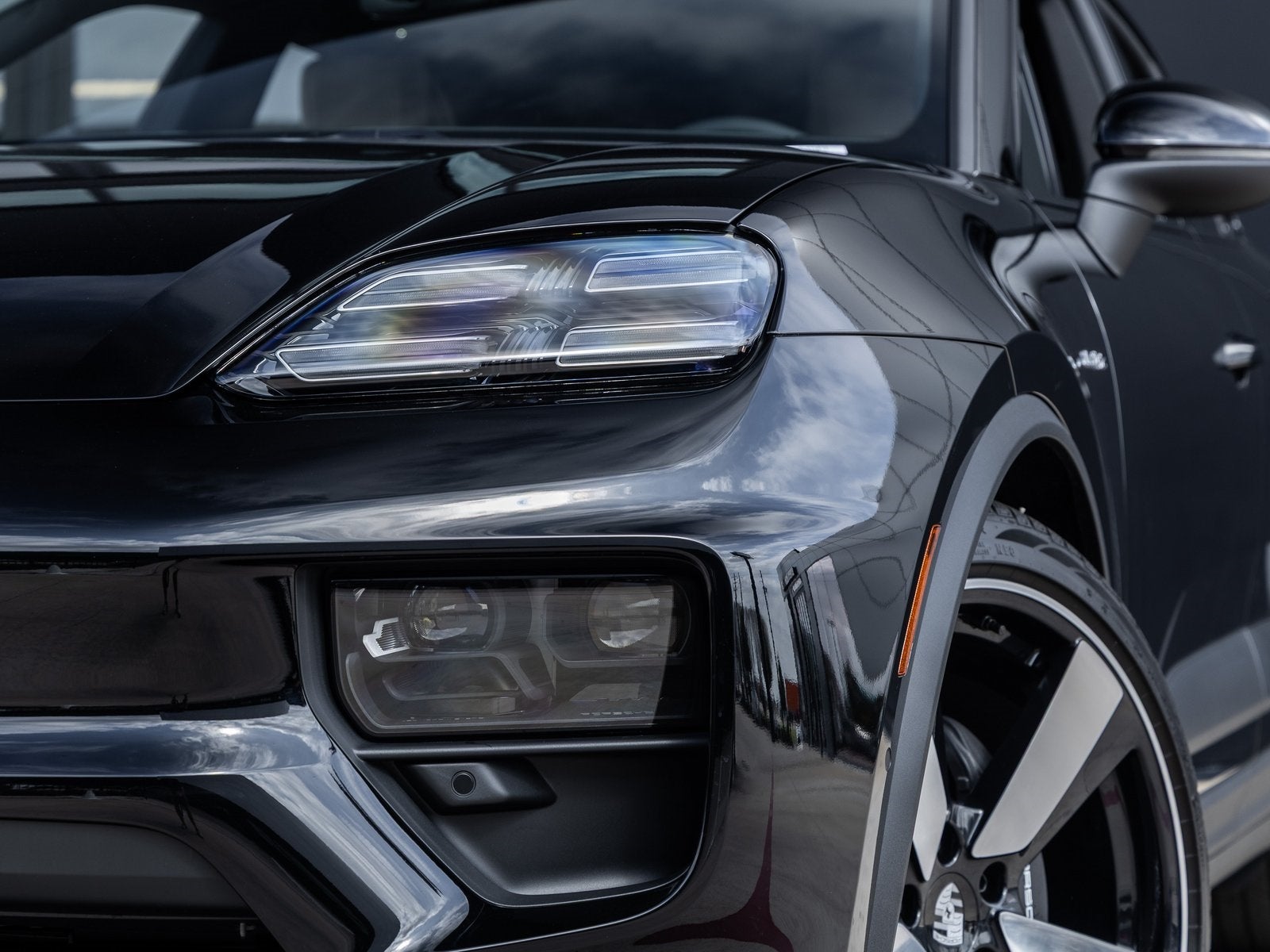 2025 Porsche Macan Electric Electric