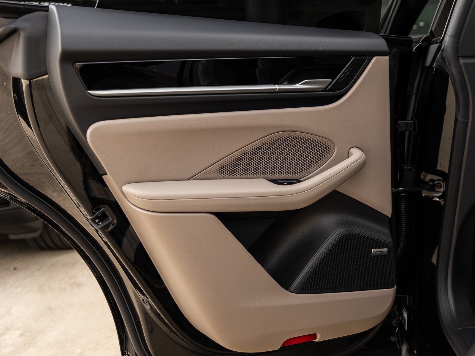 2025 Porsche Macan Electric Electric