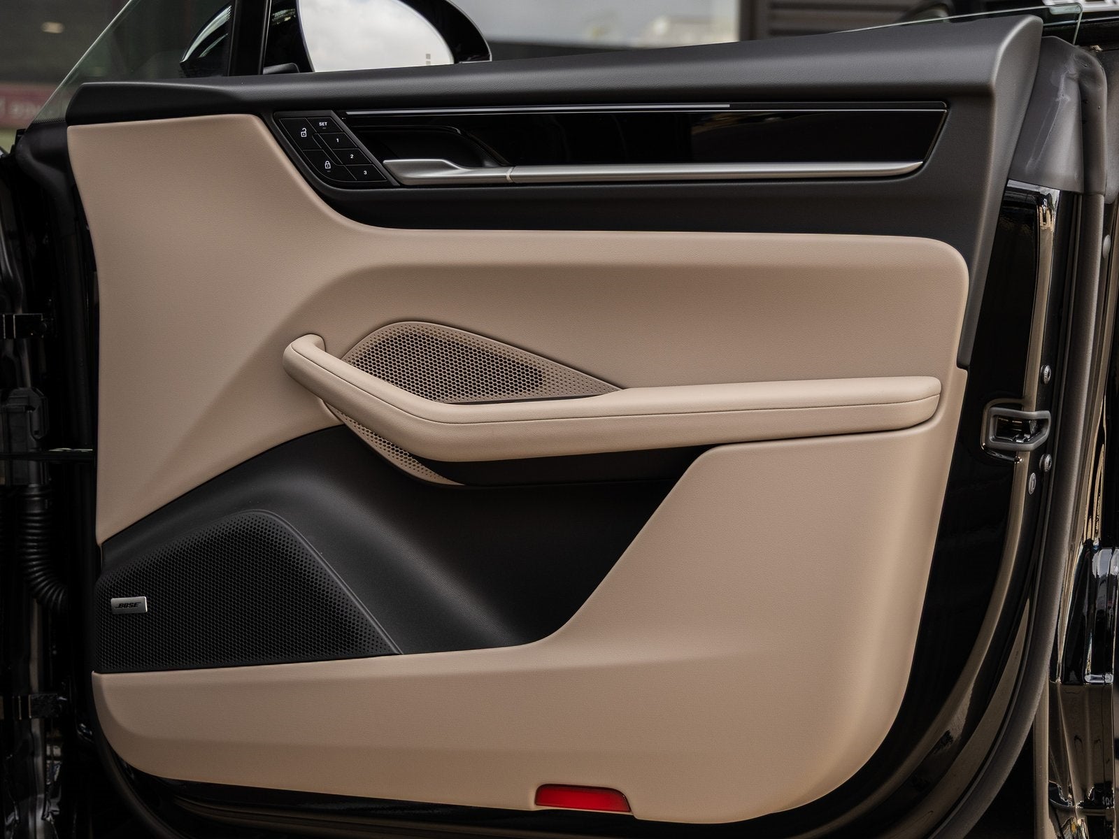 2025 Porsche Macan Electric Electric