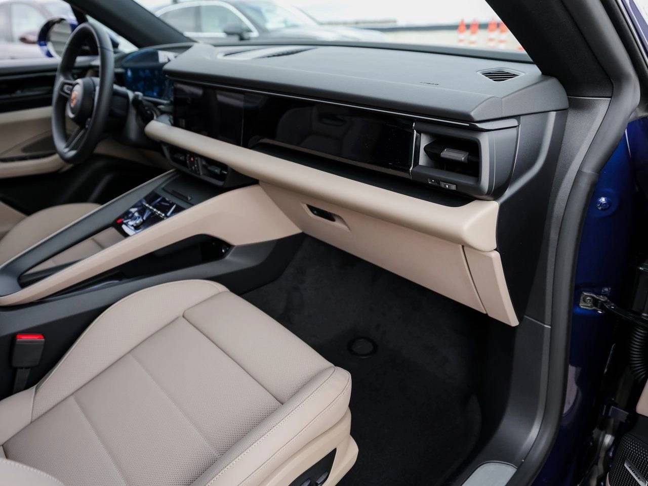 2025 Porsche Macan Electric