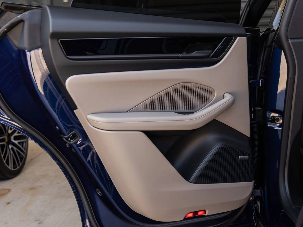 2025 Porsche Macan Electric