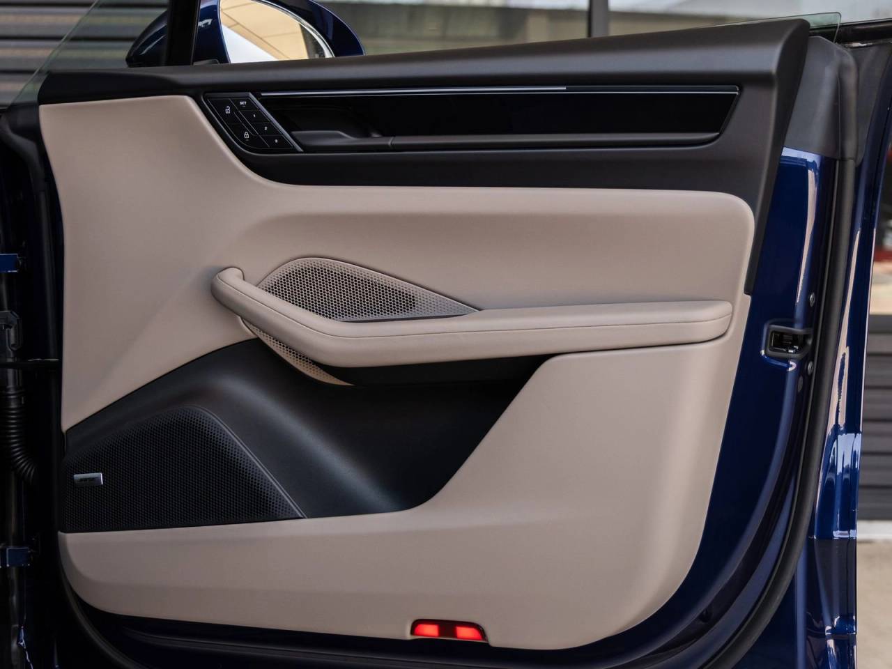 2025 Porsche Macan Electric