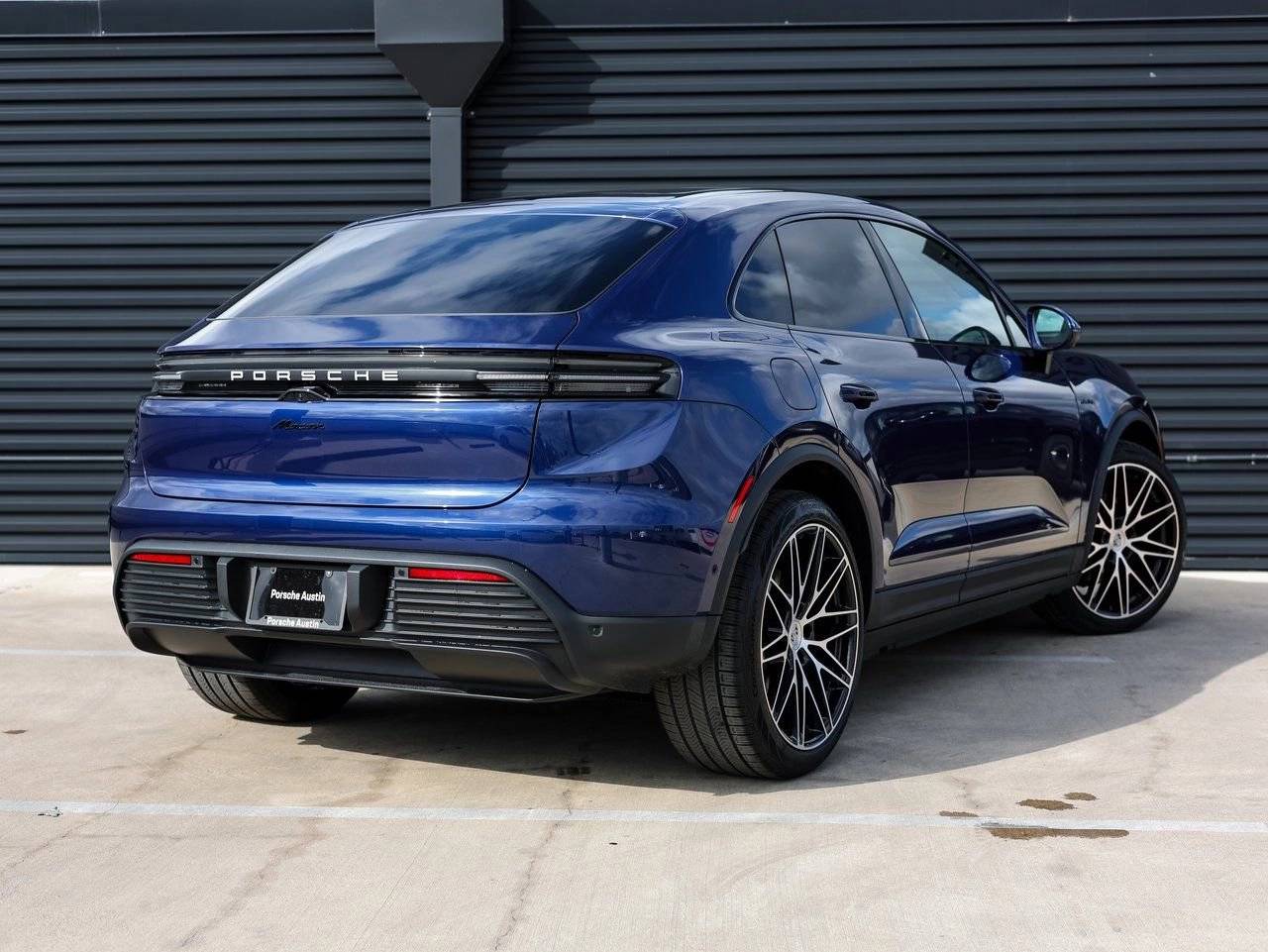2025 Porsche Macan Electric