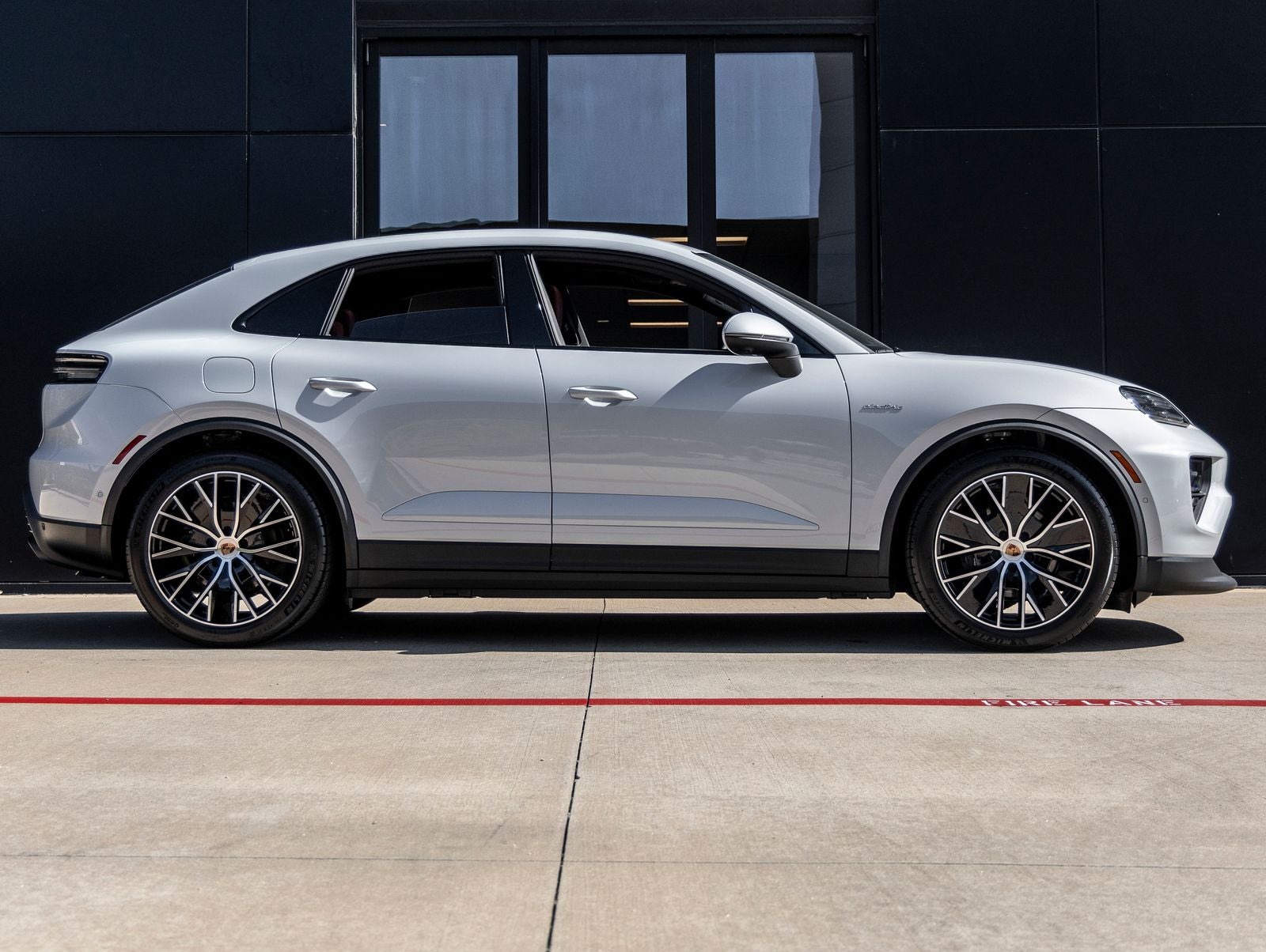 2026 Porsche Macan Macan Electric