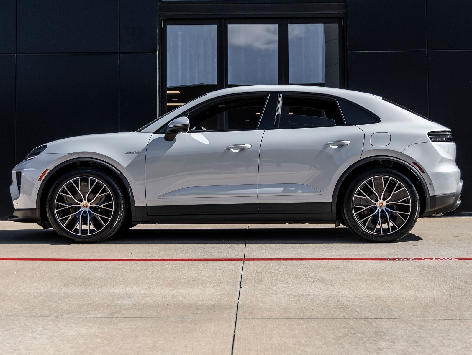 2026 Porsche Macan Macan Electric