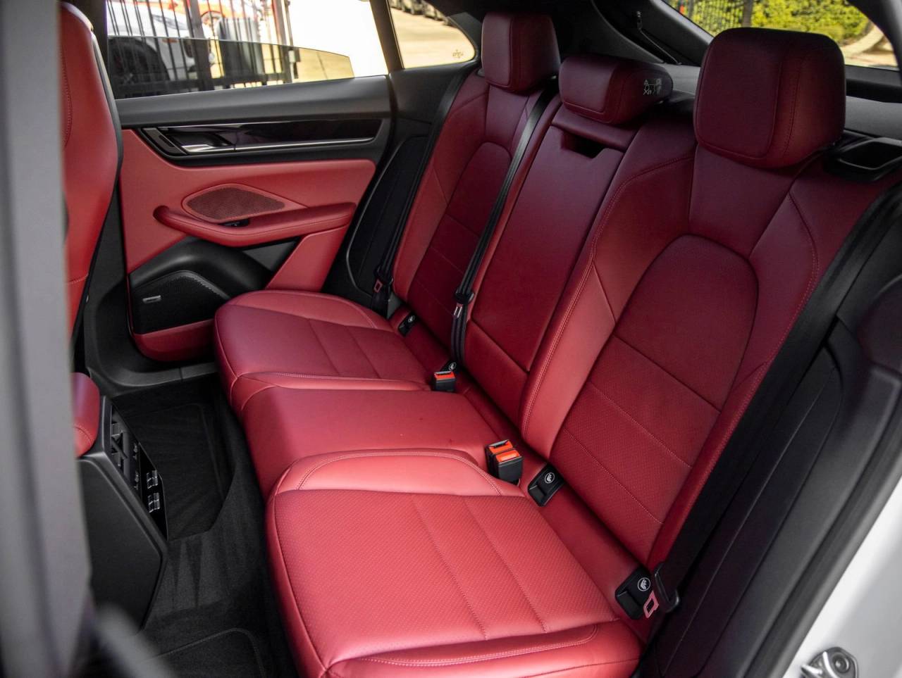 2026 Porsche Macan Macan Electric