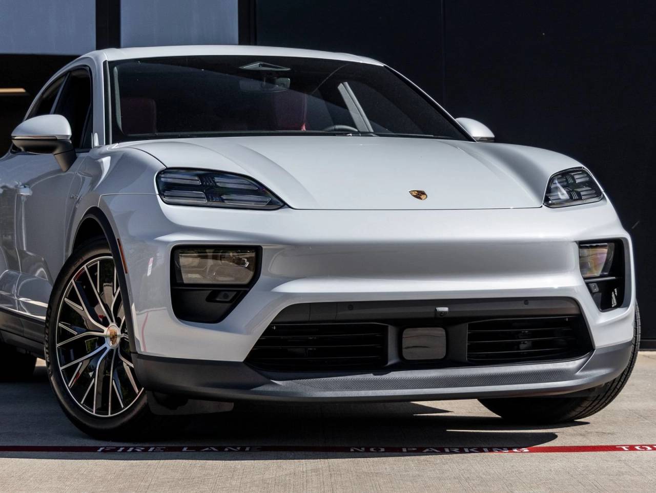 2026 Porsche Macan Macan Electric