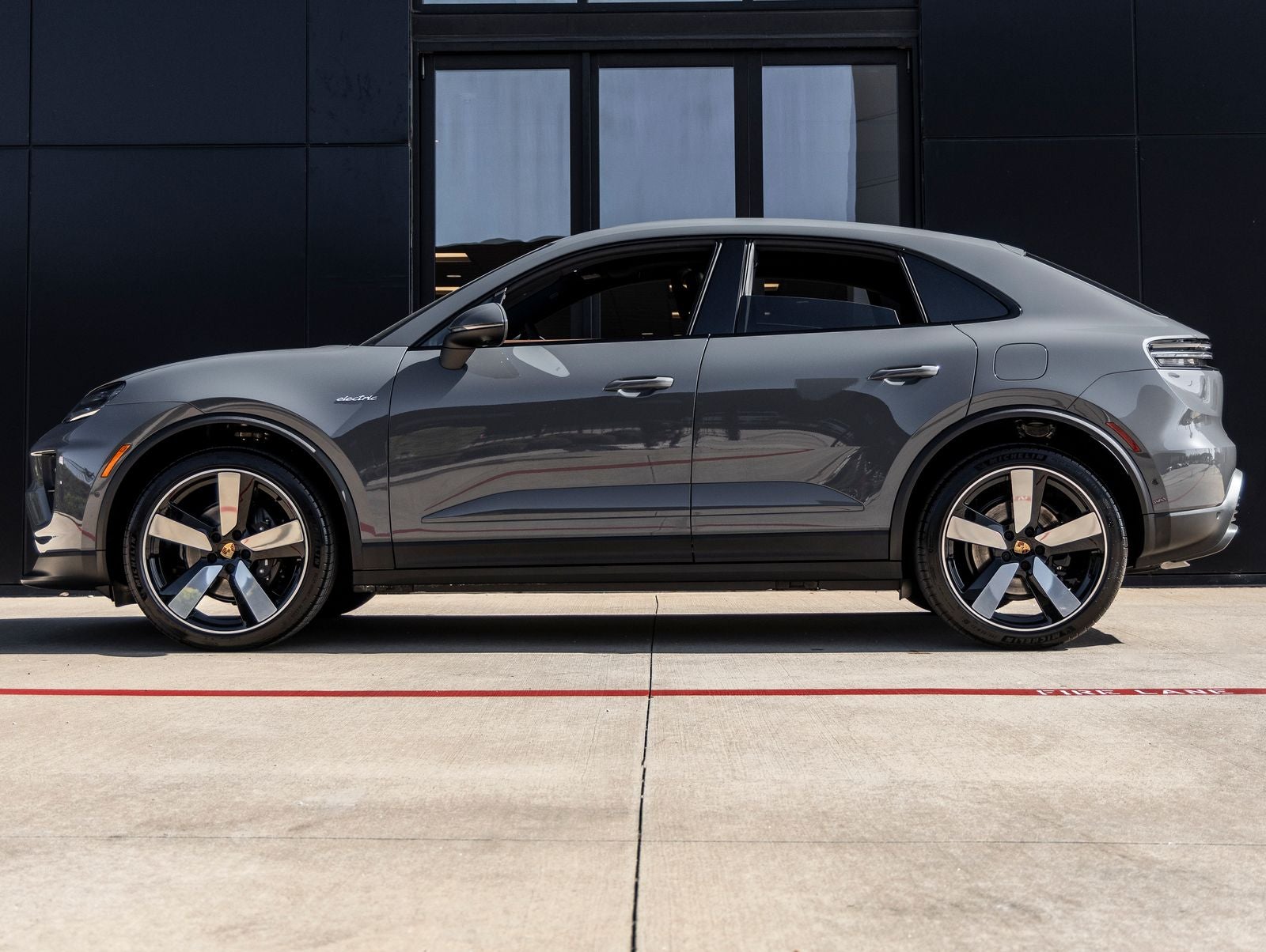 2026 Porsche Macan Macan Electric