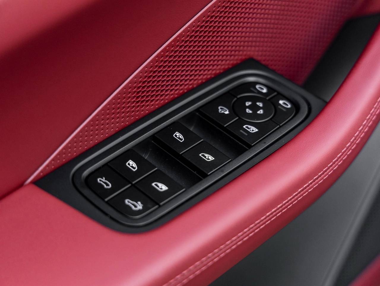 2025 Porsche Macan Electric Macan Electric