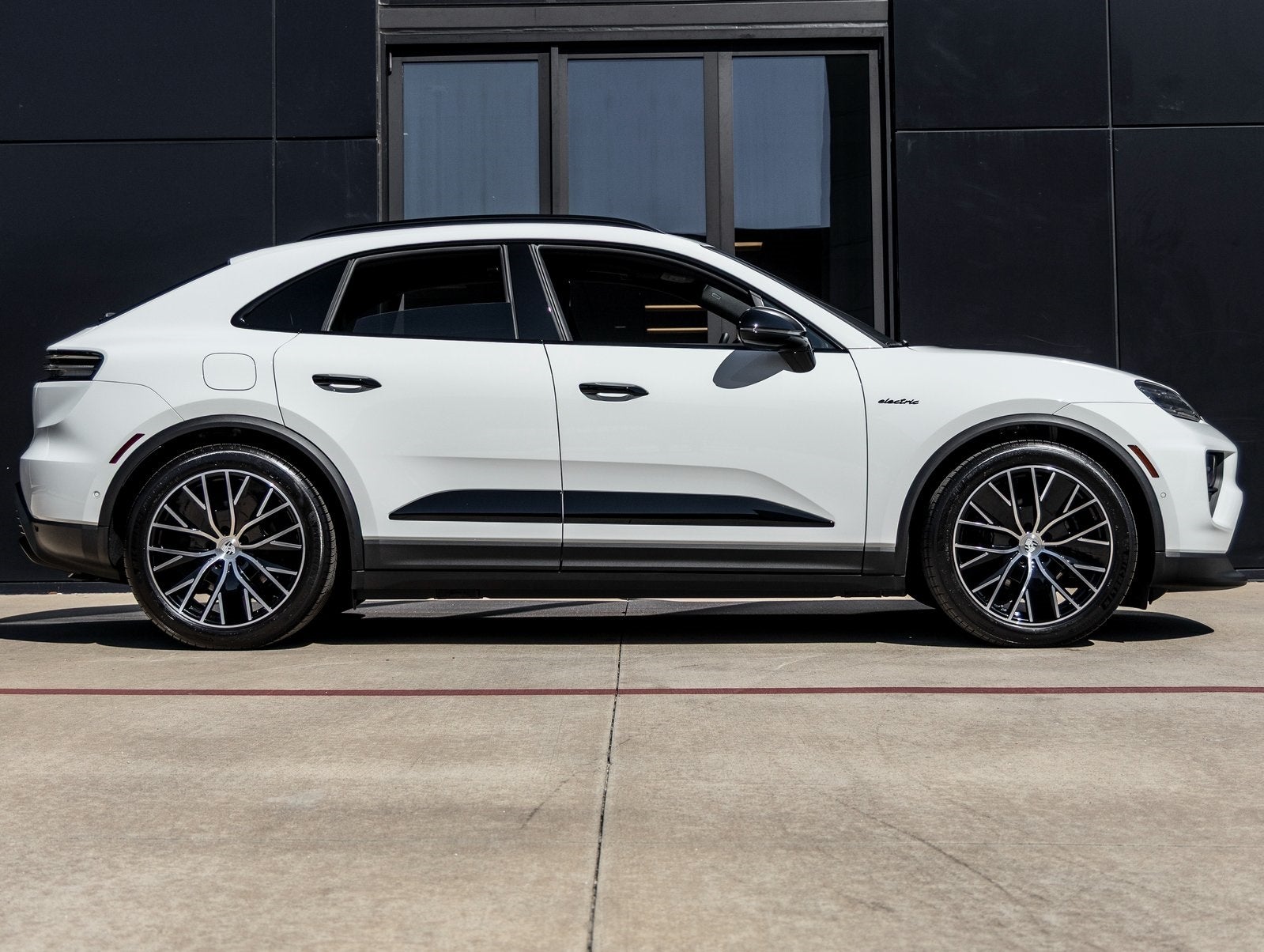 2025 Porsche Macan Electric Electric