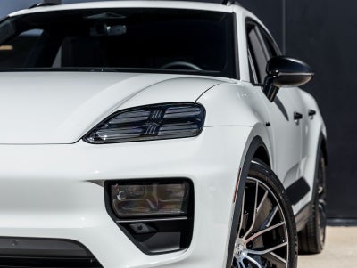 2025 Porsche Macan Electric Electric