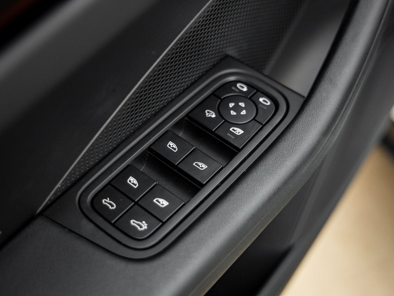 2025 Porsche Macan Electric Electric