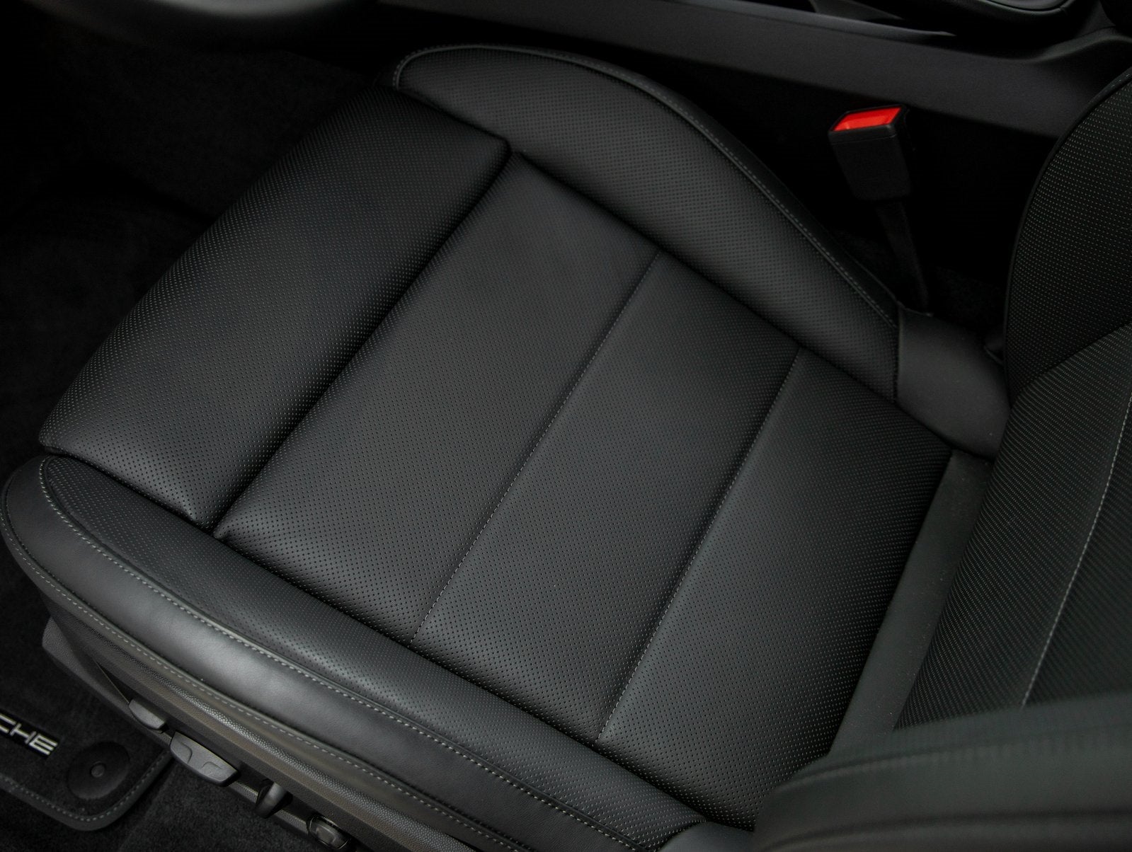 2025 Porsche Macan Electric Electric