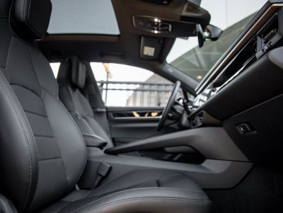 2025 Porsche Macan Electric Electric