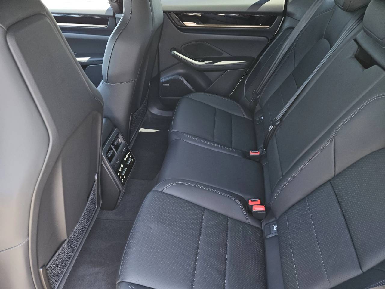 2025 Porsche Macan Electric Macan Electric