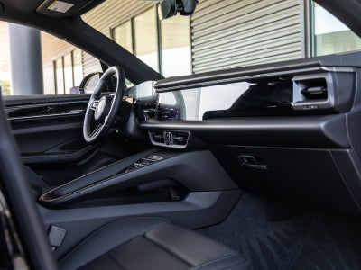 2026 Porsche Macan Macan Electric