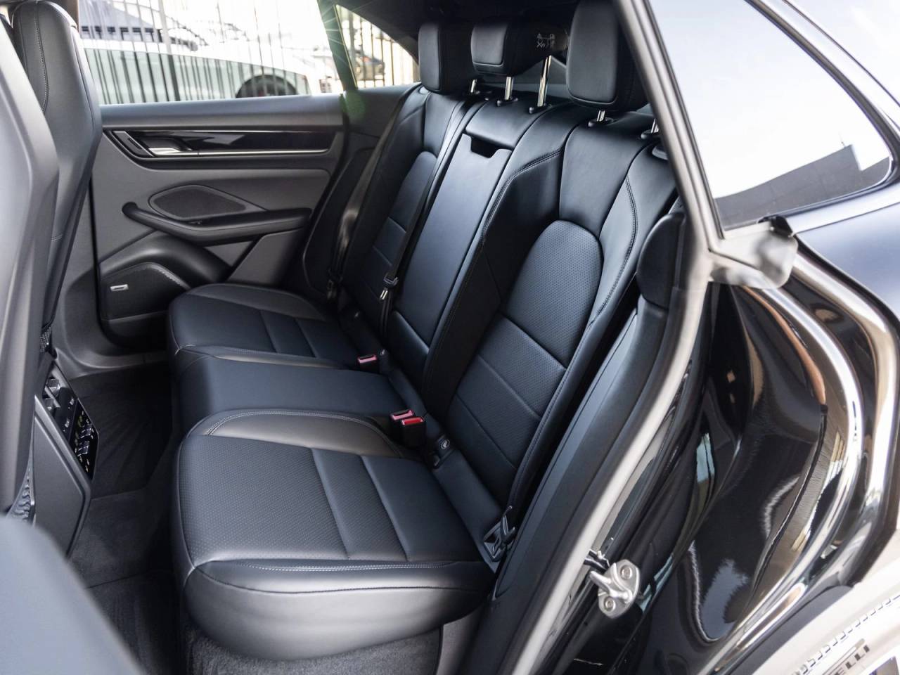 2026 Porsche Macan Macan Electric