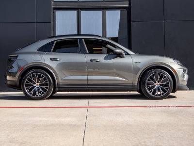 2026 Porsche Macan Macan Electric