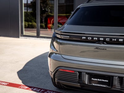 2026 Porsche Macan Macan Electric