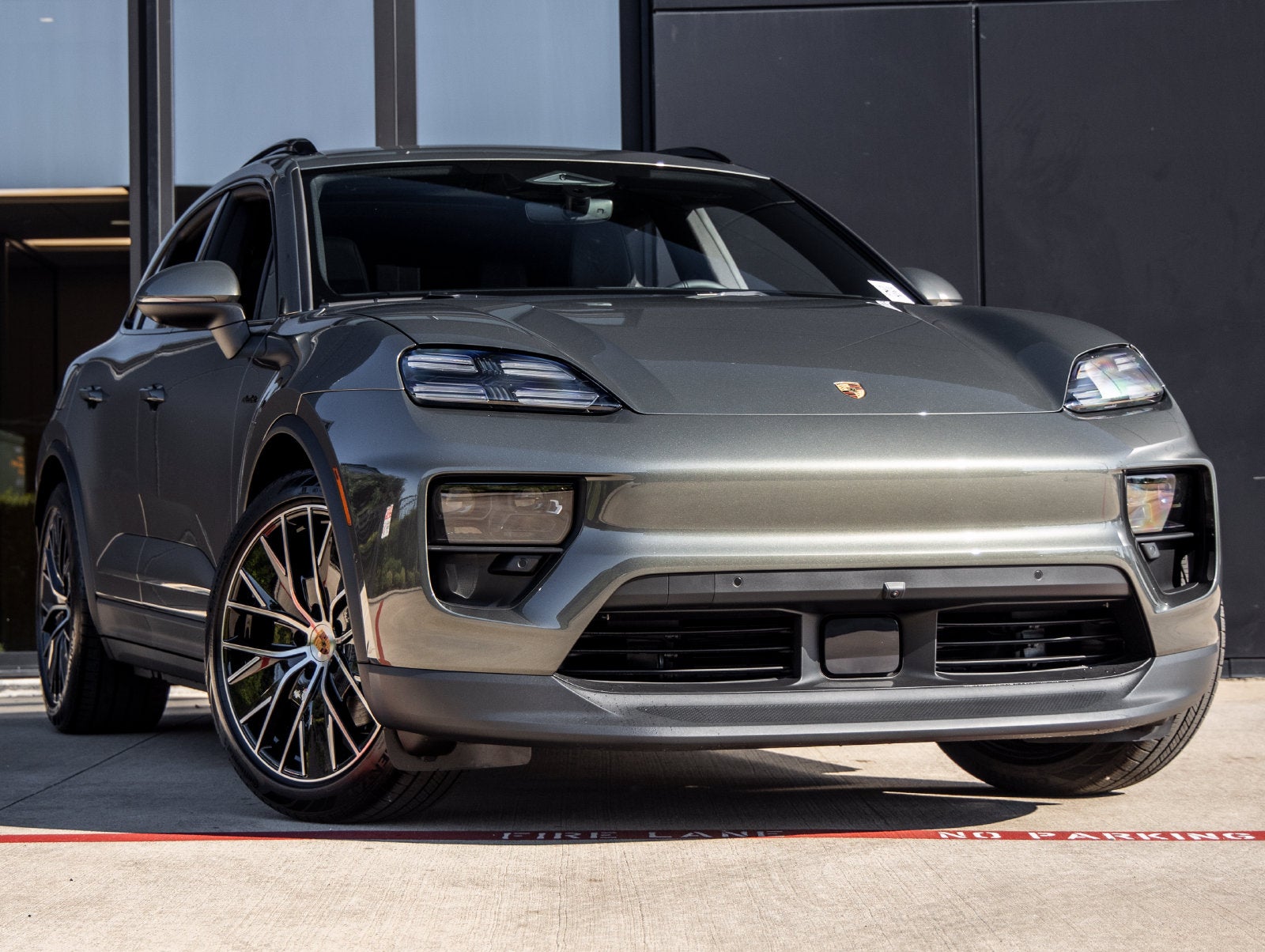 2026 Porsche Macan Macan Electric