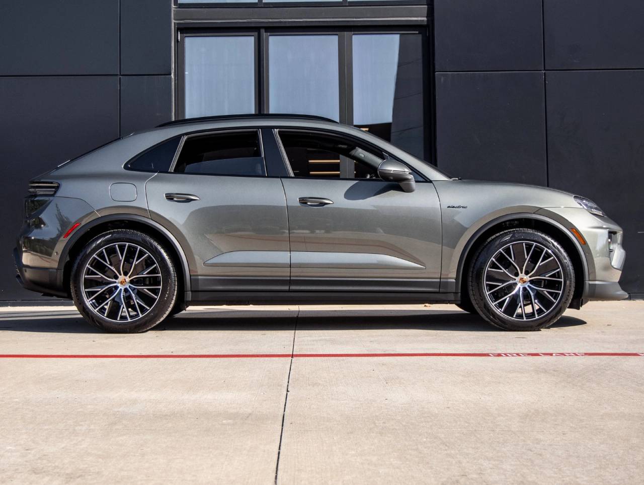 2026 Porsche Macan Macan Electric