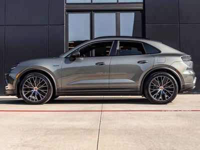 2026 Porsche Macan Macan Electric