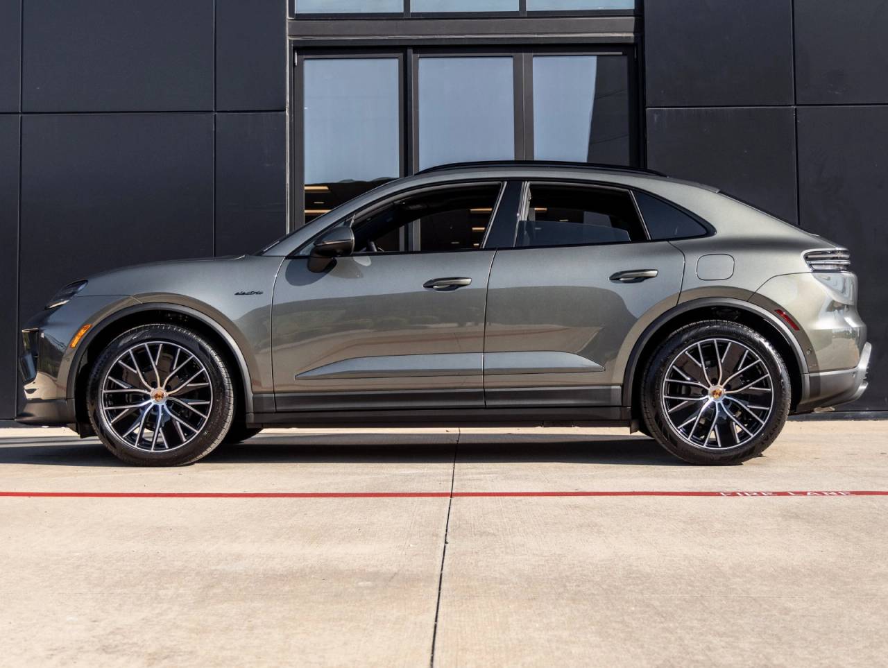 2026 Porsche Macan Macan Electric