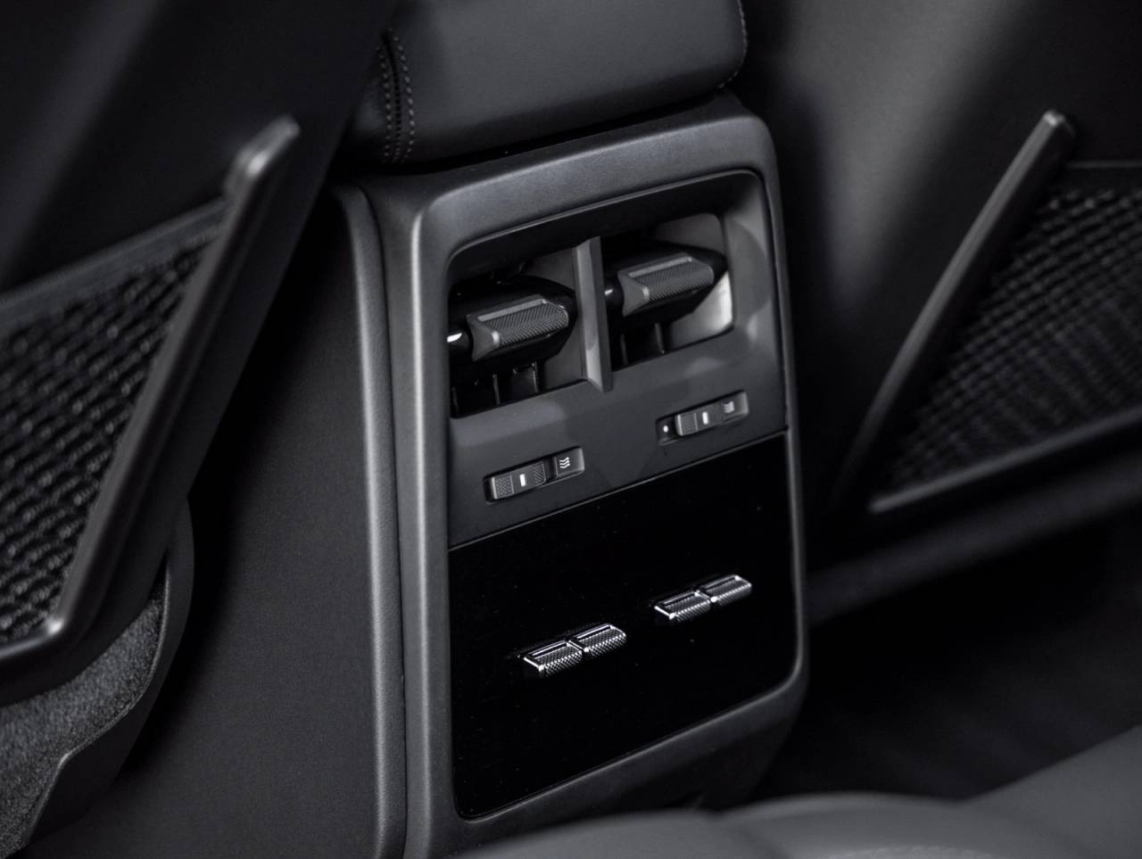 2026 Porsche Macan Macan Electric