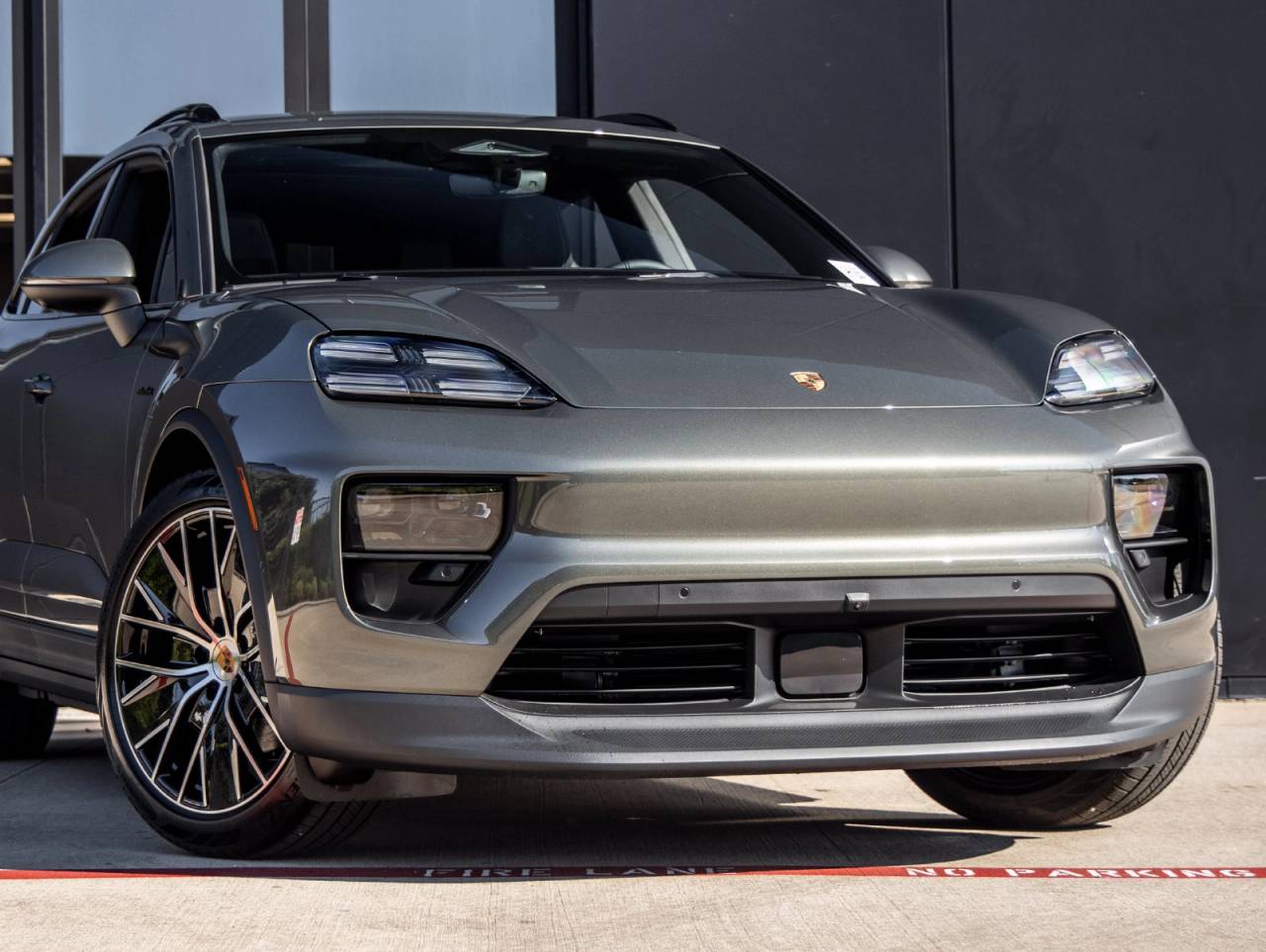 2026 Porsche Macan Macan Electric