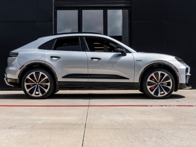 2026 Porsche Macan Macan GTS Electric